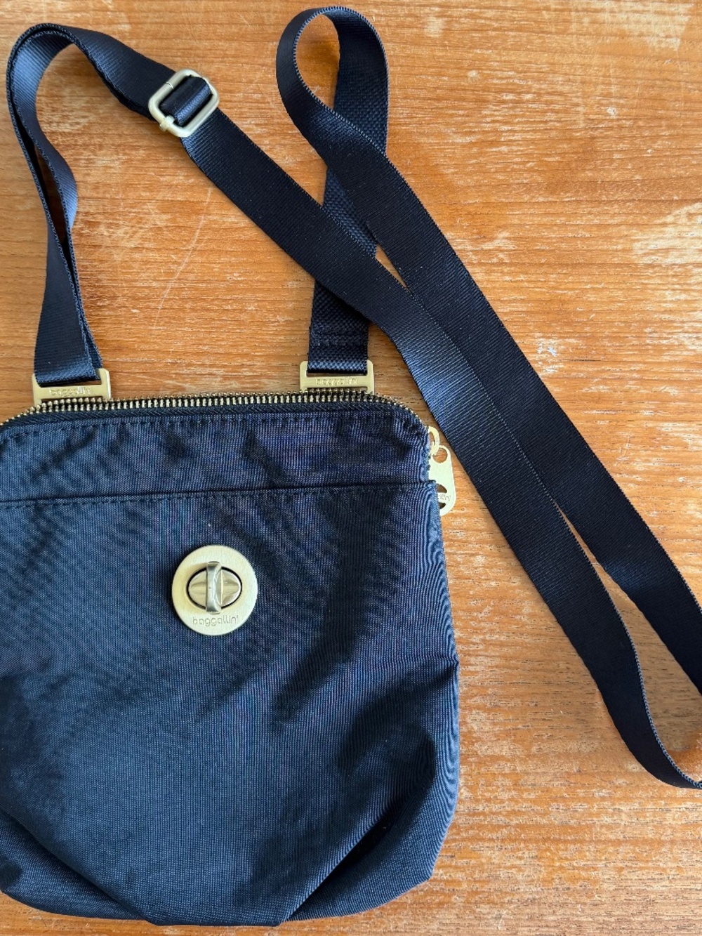 Baggalini Cross body bag
